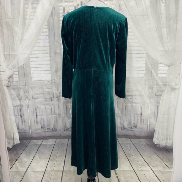 Maggy London Sz 12 Green Metallic Striped 3/4 Sleeve Velvet Midi Cocktail/Formal - Picture 10 of 15